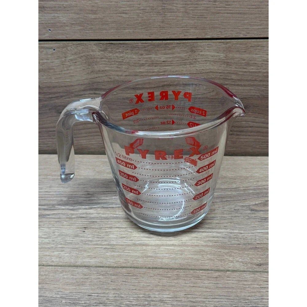 PYREX 2 Cup 16 Oz. 500 ML Glass Measuring Cup Mixing Red Letter USA - Vintage